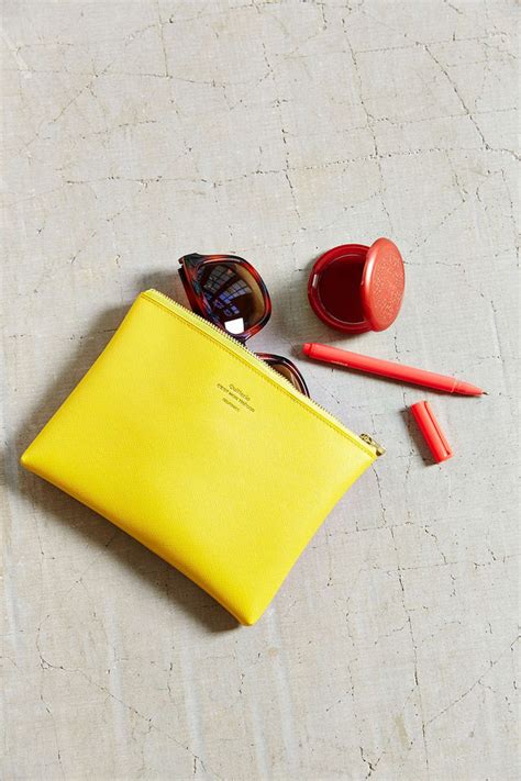 Wrap your gift in cheer! 15 Brilliant Gift Ideas for Your Friends who Love Yellow ...