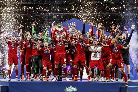 European soccer's governing body uefa will hold a crisis meeting on monday, hours after 12 of the continent's leading clubs shocked the football world by announcing the formation of a breakaway. UEFA quiere cambiar la Champions para frenar la Superliga ...