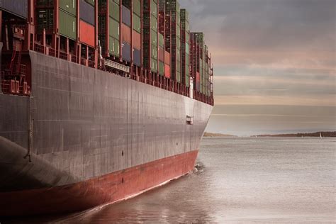 So sollen die japanischen schiffseigentümer und die kanalbehörde mehr zeit. Containerschiff „Ever Given" im Suezkanal freigelegt ...