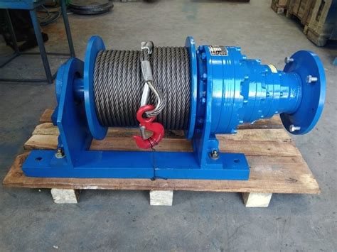 Powertek 3 Ph Ac Buildtech Winch Machine Modeltype Pec 07 Capacity