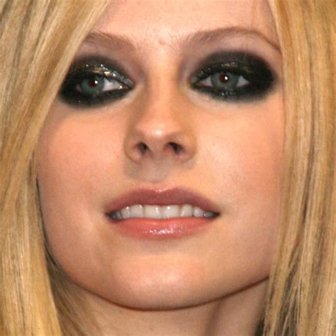 Avril Lavigne Makeup Charcoal Eyeshadow Silver Eyeshadow And Clear Lip