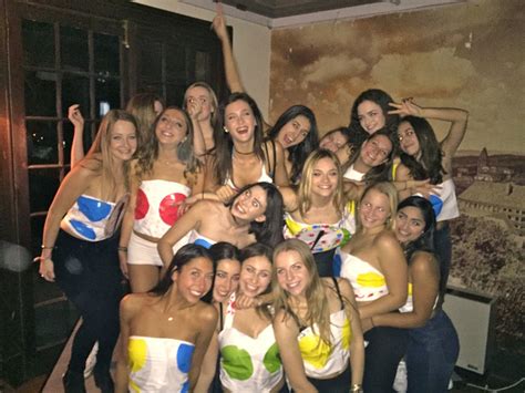 Your Ultimate Guide To Themed Parties In College