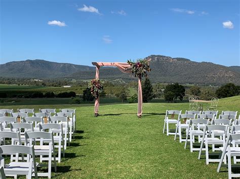 Adams Peak Country Estate & The Barn (Broke) - All You Need to Know