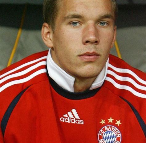 He joined 1.fc köln in 1995 where he broke into the first team in 2003 and made 81 appearances for the club before moving to fc bayern. Champions League: Bayern lehnt Podolski-Transfer nur offiziell ab - WELT