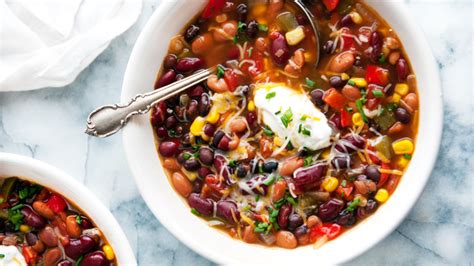 12 Vegetarian Slow Cooker Soup Recipes For Fall 2019 Stylecaster