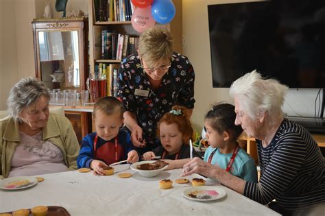The Benefits Of Children Visiting Care Homes Green Tree Court