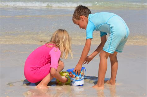 images gratuites plage mer le sable gens fille jouer garçon vacances enfant enfants