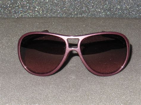 oakley twentysix 2 women s retro sunglasses dark plum g40 black gradient