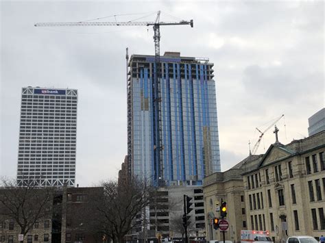 Friday Photos Milwaukees Tallest Apartment Building Tops Off Urban
