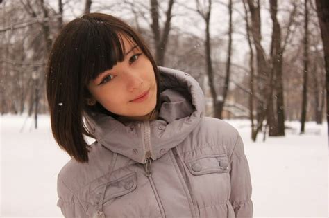 online crop hd wallpaper brunette snow katya lischina russian model russian women