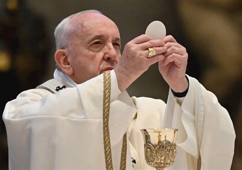 el papa francisco celebró misa con fieles en el vaticano