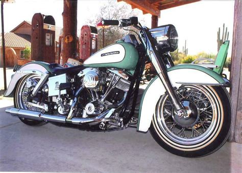 Wind whipping by as you fly down the asphalt, nothing but miles of pavement and good times ahead of you. 1975 HARLEY-DAVIDSON FLH MOTORCYCLE