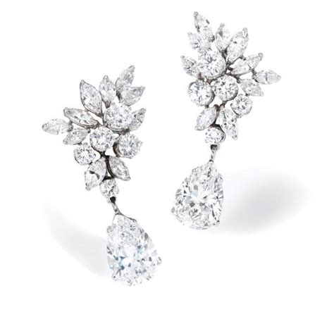 10 spectacular jewels that every woman should have in her jewellery box gold earrings wedding