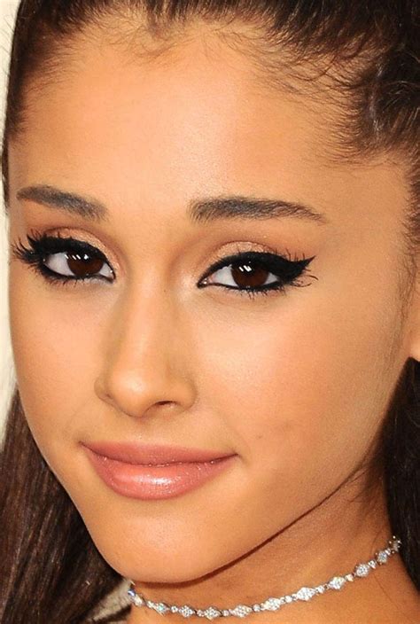 Close Up Of Ariana Grande At The 2015 Grammy Awards Beautyeditorca20150210grammys