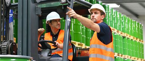 What Does A Warehouse Forklift Operator Do
