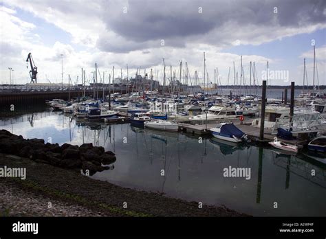 Clippers Quay Hi Res Stock Photography And Images Alamy