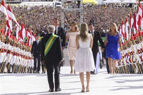 Os Vestidos De Michelle Bolsonaro Na Posse Presidencial Hojemais De Andradina Sp