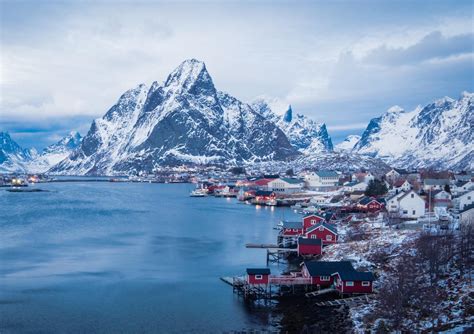 I stayed in one of those little red cabins yay! Lofoten Norway 🇳🇴 : travel