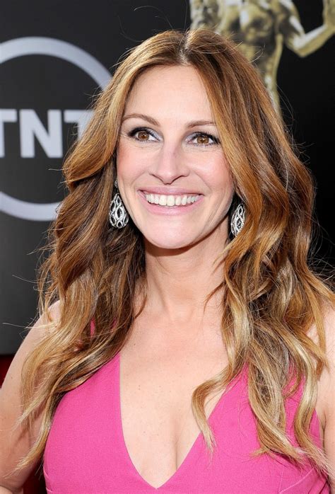 Actress julia roberts made her screen debut in the late 1980s television series crime story. Julia Roberts publica foto sin maquillaje para enviar un ...