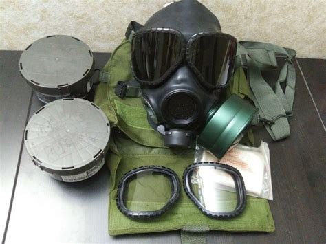 M40 M40a1 Cbrn Gas Mask Setup Kit Size Large Military Surplus 2 Filters
