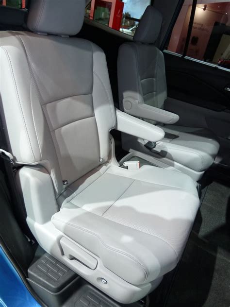 An acura design concept called dual personal structure guided development of the mdx. 2016 Honda Pilot Preview: Chicago Auto Show - CarseatBlog