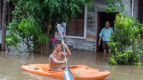 12 Dead As Strong Typhoon Floods Macau Southern China Fox News