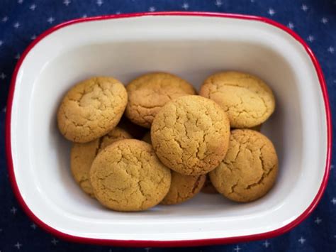 Ginger biscuits recipe - make in bulk and freeze - Mumlyfe