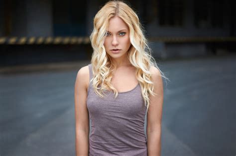 bakgrundsbilder ansikte personer kvinnor utomhus modell blond skärpedjup långt hår blåa