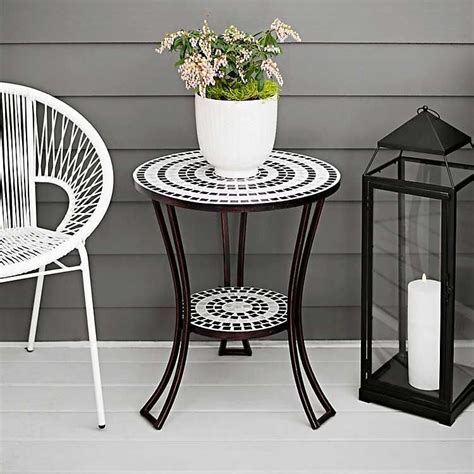 Black and white outdoor patio decor. Black and White Mosaic Outdoor Side Table | Side table ...