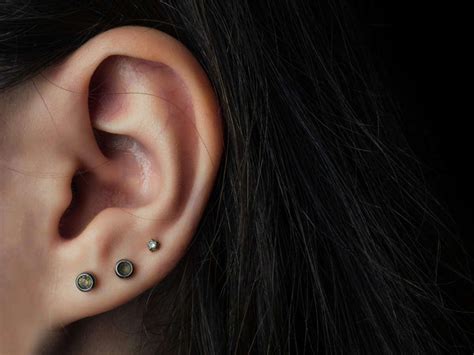 how to safely pierce your own ears