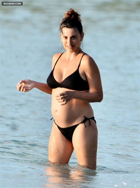 Penelope Cruz Naked In Bikini On The Beach Vacation Nudbay