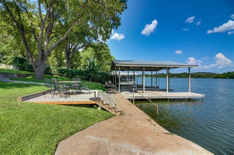 Dog Friendly Lakefront Home W Pool Shared Hot Tub Dock And Fenced