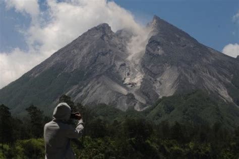 Gunung Merapi Erupsi Lagi Sejarah Letusan 3000 Tahun Berita Katadata