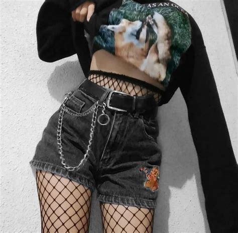 Pin By Da Brat💚 ⚡🐾 On • L O O K S • Badass Girl Outfits Bad Girl Outfits Aesthetic Grunge