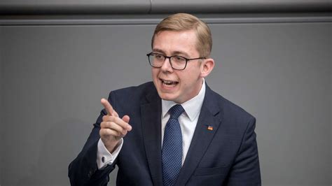 Er musste in diesem jahr einige kritik einstecken. Markus Lanz: CDU-Jungpolitiker Amthor wird nach ZDF ...