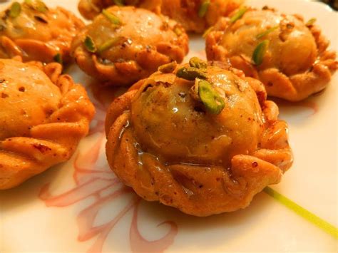 Suryakala sweet recipe in tamil. Chandrakala Recipe | Mawa Samosa | Suryakala | Gujiya ...