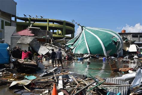 Residents Of Disaster Hit Palu Indonesia In Shock Two Days After Quake