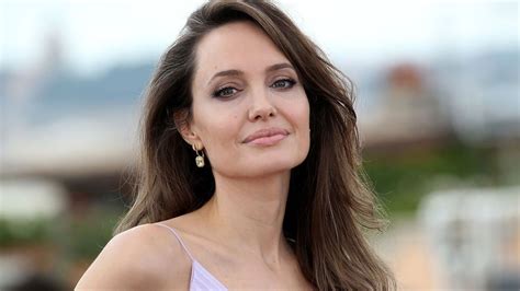 ¡irreconocible Angelina Jolie Reaparece En Público Y Preocupa Su