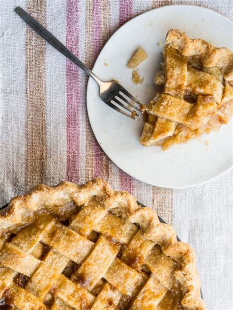 Old Fashioned Brown Sugar And Cinnamon Apple Pie Recipe Pcc Community Markets Recipe