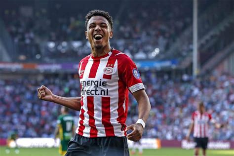Donyell malen (born 19 january 1999) is a dutch professional footballer who plays as a forward for eredivisie club psv eindhoven and the netherlands national team. In The Picture: Donyell Malen | PSV Inside