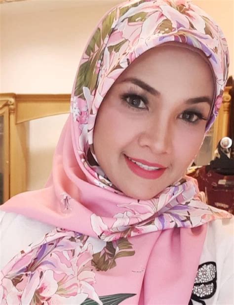 Kumpulan berita dan informasi indonesia yang menjadi pembicaraan tentang biodata raihan habib. Biodata Zarina Zainuddin, Pelakon Drama 30 Pesanan Suara ...
