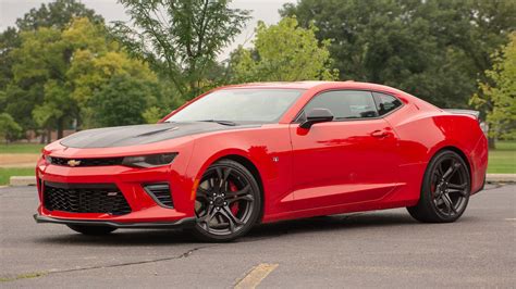 9 Reasons The Chevrolet Camaro 1le Is Our Favorite Muscle Car