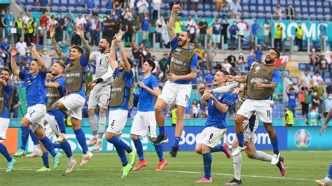 La ferita è ancora aperta.la vittoria della francia che riesce, a pareggiare prima, e ribaltare, poi, il risultato. Il premier Draghi sogna la finale degli Europei di calcio ...