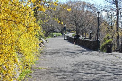 Best Nature Walk In New York Fort Tryon Park Ny Daily News