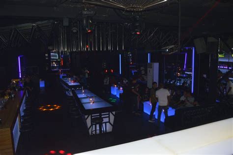 dronk bar and club kemang jakarta100bars nightlife and party guide best bars and nightclubs