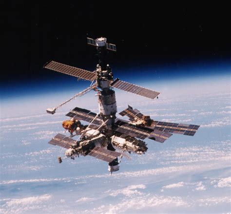 The Mir Space Station An Unlikely Place For A Beautiful Art Exhibit Universe Today