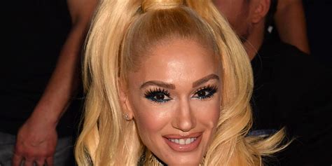 Gwen Stefanis Lips Hair Criticized By Fans Following Acm Awards Fox