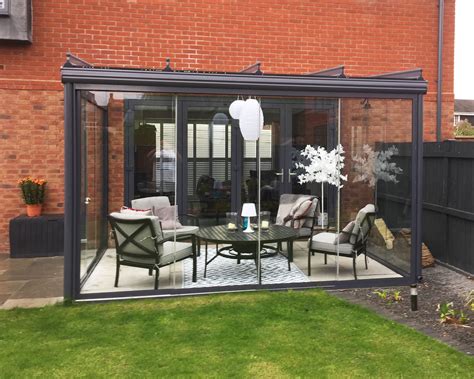 Glass Rooms Create A Luxurious Space That Wonderfully Combines Your Garden And Home Home