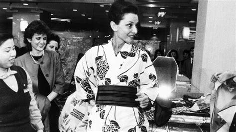 What The Kimonos Wide Reaching Influence Tells Us About Cultural Appropriation Cnn