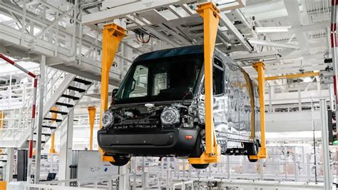 Mercedes Kooperiert Bei Elektro Transportern Mit Rivian